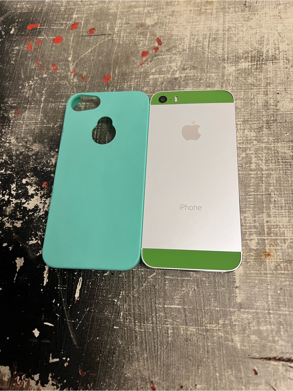 iPhone 5SE 32gb Factory Unlocked Custom Orange Mint Condition